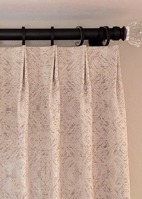 009 double pinch pleat with hardware